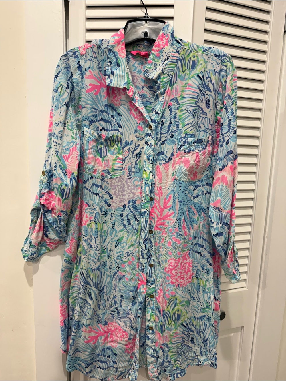 Lilly Pulitzer Natalie Shirtdress Cover-Up in the "Sitting Seaside" print size L